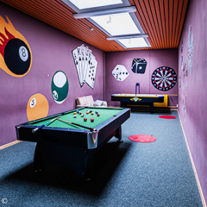 Foto: OGS Lichtenfels: Raum mit Billiardtisch